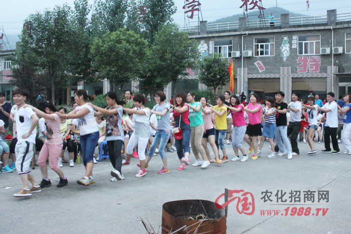 冰冷的景物不如熱火的事物