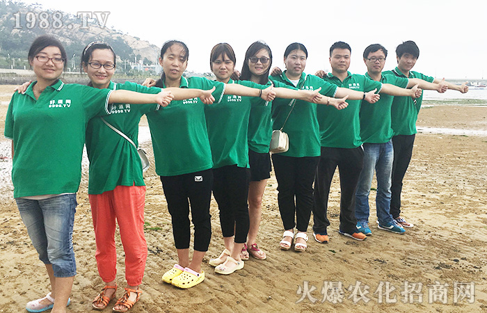 �B�Ƹ�֮�������ĸ���ÿһ��ɳʯ���Ð۸�Ⱦ��߅��ÿһλ��