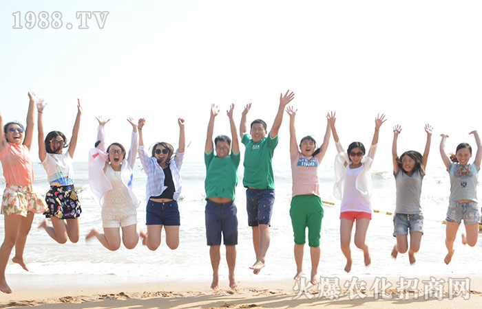     �c���Y(ji��)�����҂�һ��ȥ̤����