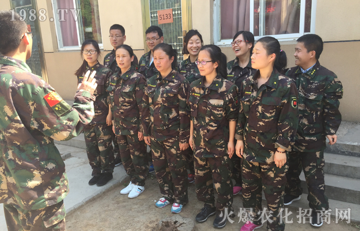 ��Խ������ƴ���^����