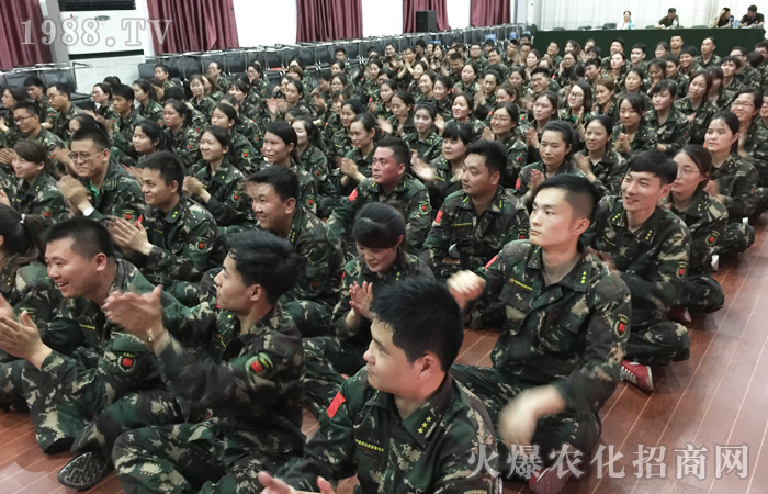 �����ҳ��L(zh��ng)���ж�һ·�c(di��n)��